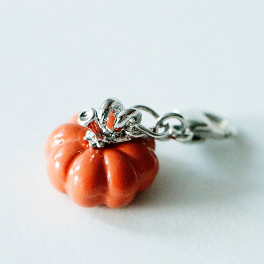 3D Pumpkin Charm, small | Glass Pumpkin Clip | Autumn Bookmark | Stitch Marker | Progress Keeper | Counter