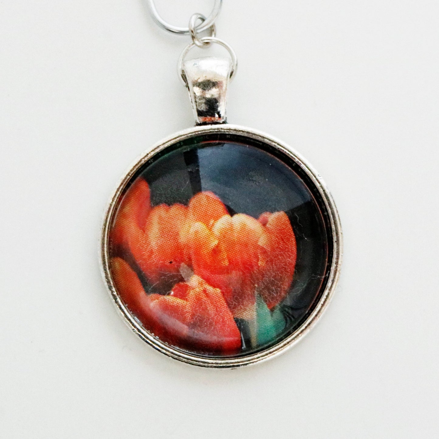 Tulip 25mm Cabochon Charms, Pretty Tulip Clips, Tulip Field Bookmarks, 1-inch Charms